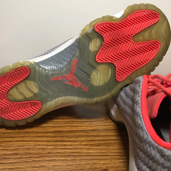 Nike Air Jordan Future Low ‘Wolf Grey Infrared’ - Picture 4 of 5
